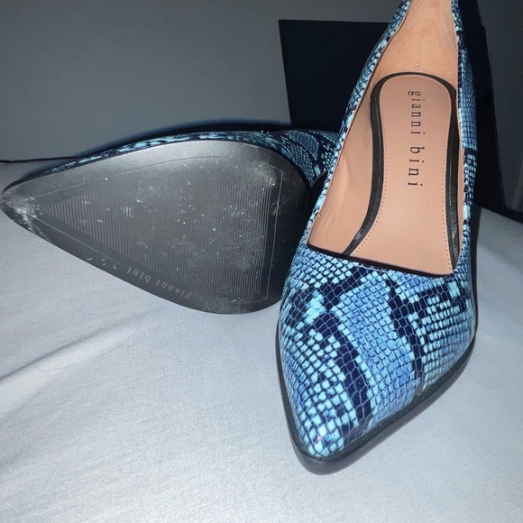 Gianni Bini heels /snake print blue - Picture 6 of 6